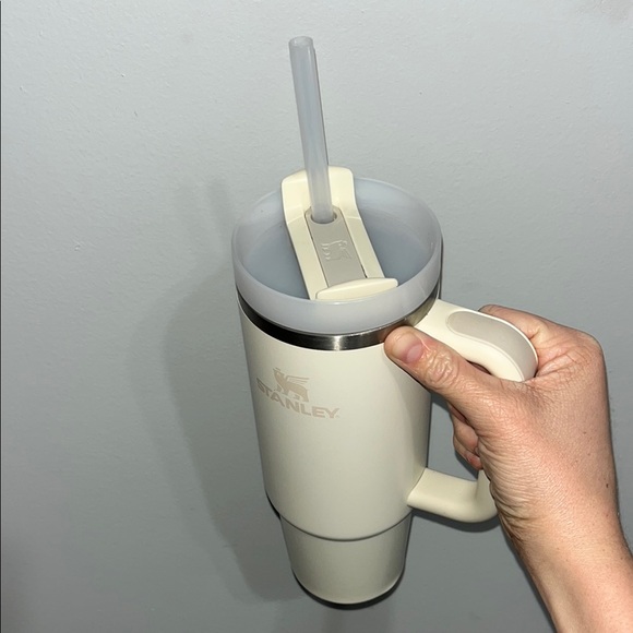 Stanley Cream Cup/Tumbler with Handle - Picture 3 of 7